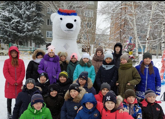 Праздник “Счастливый Новый год! ”. 5 “В” класс.