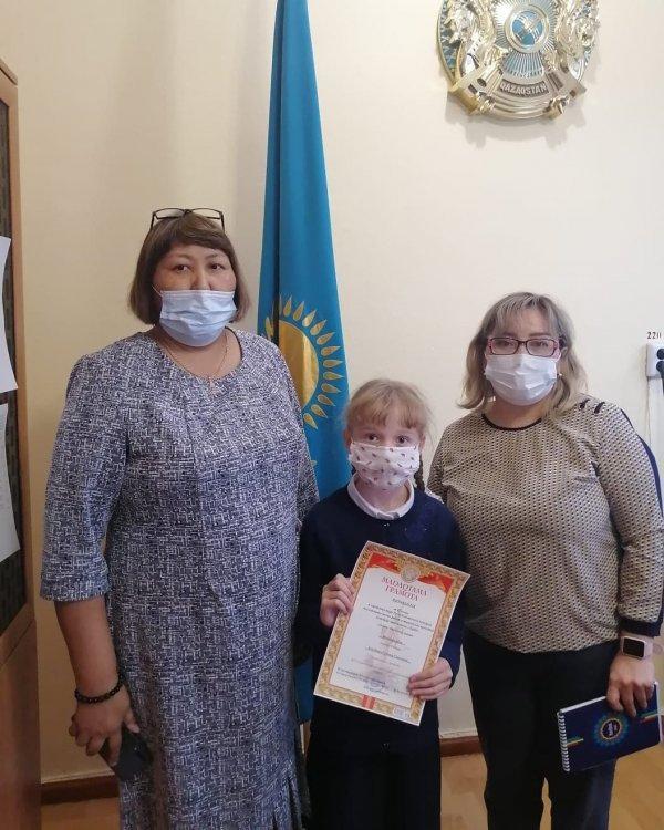 Қалалық "Зерде" ғылыми-зерттеу жобасының жүлдегерлері.  Призеры городского конкурса "Зерде" научно- исследовательских работ.